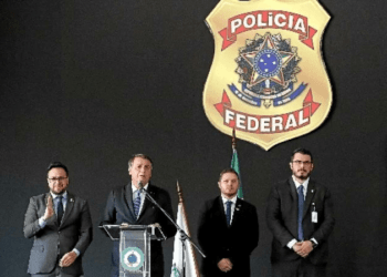 Bolsonaro diz que reajuste de 5% “desagrada a todos”, incluindo policiais