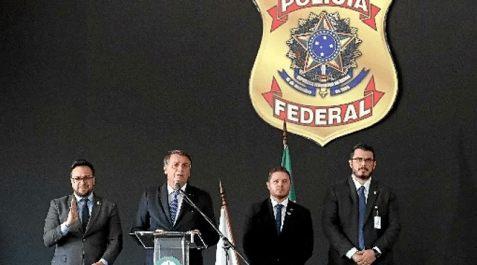 Bolsonaro diz que reajuste de 5% “desagrada a todos”, incluindo policiais