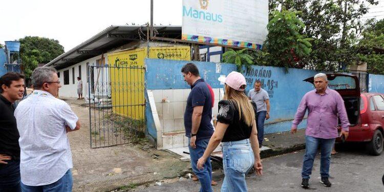 Prefeitura de Manaus vistoria obras de escolas da Semed que estão em reforma