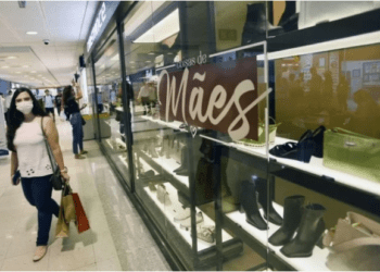 Apesar da crise, comércio aposta no movimento para o Dia das Mães