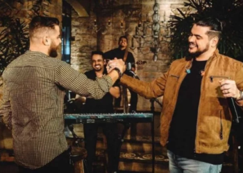 Ônibus de dupla sertaneja é escoltado pela polícia após show cancelado