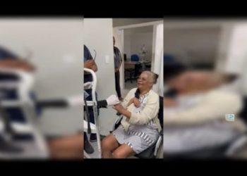 Mulher cega faz cirurgia e recupera visão: “Vai poder ver os bisnetos”