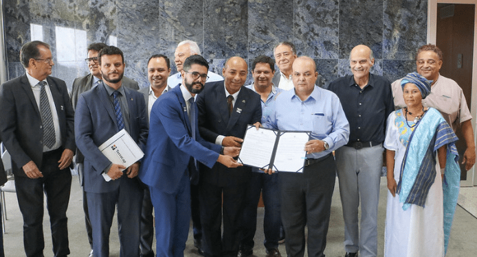 Centenas de entidades religiosas e clubes são regulamentadas através de novo decreto do GDF