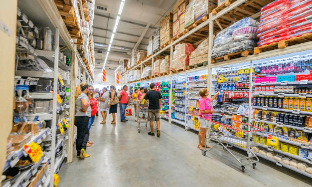 Comércio funciona nesta 5ª feira; veja o abre e fecha do feriado