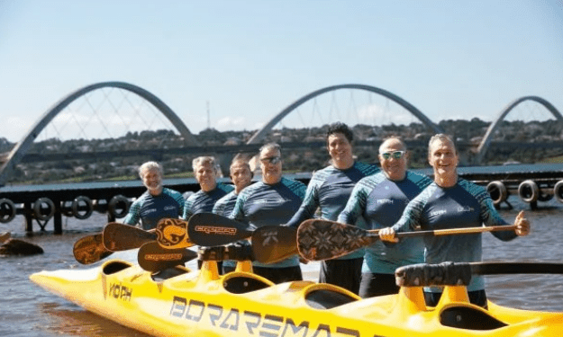 Campeões brasileiros de canoa havaiana se preparam para Mundial