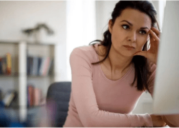 ‘Se ele trabalha remoto, por que não posso?’: a tensão entre funcionários no trabalho híbrido