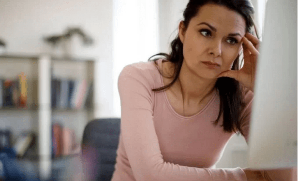 ‘Se ele trabalha remoto, por que não posso?’: a tensão entre funcionários no trabalho híbrido