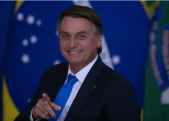 Bolsonaro começa a despejar R$ 86 bi na mão de trabalhadores e aposentados