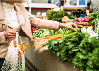 De alimentação a boletos, alta da inflação preocupa 95% da população