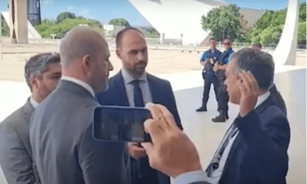 Daniel Silveira e Eduardo Bolsonaro são barrados no STF