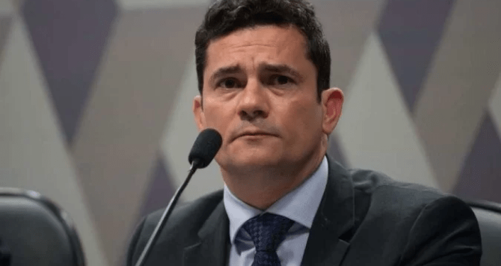 Moro deixa a candidatura para presidência
