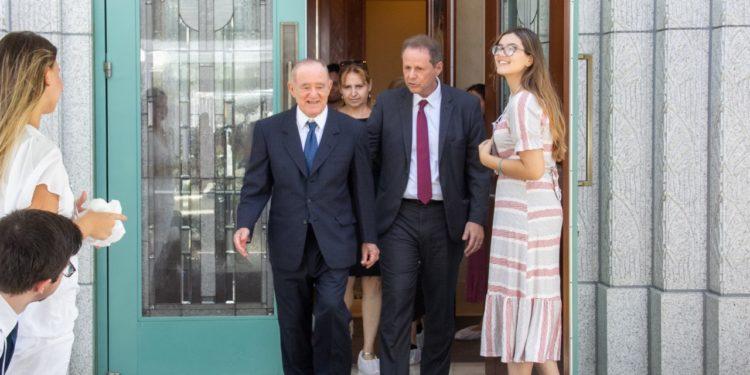 Renato Aragão, Márcio Garcia, Gil do Vigor e ex-jogadores Zico, Júnior e Tita visitam Igreja de Jesus Cristo dos Santos dos Últimos Dias no RJ