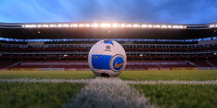 Cuiabá, Santos e Fluminense duelam esta noite pela Sul-Americana