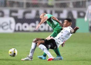 Atlético abre vantagem, vê Coritiba empatar, mas é líder isolado da Série A