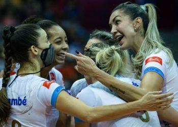 Vôlei: Minas Tênis sai na frente do Praia Clube na final da Superliga