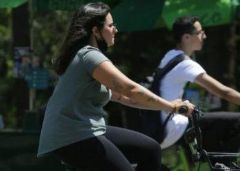 Em queda, média móvel de mortes por Covid chega a 96