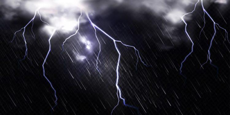 Umidade da Amazônia contribui para o aumento de incidências de raios no país, diz Inpe