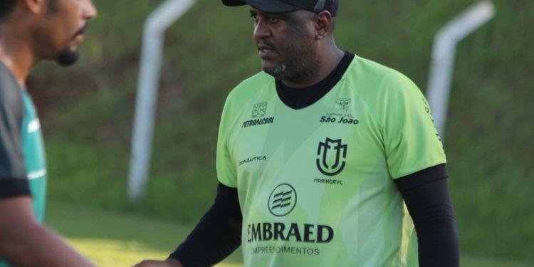 Ex-segurança, treinador quer surpreender Coritiba na final paranaense