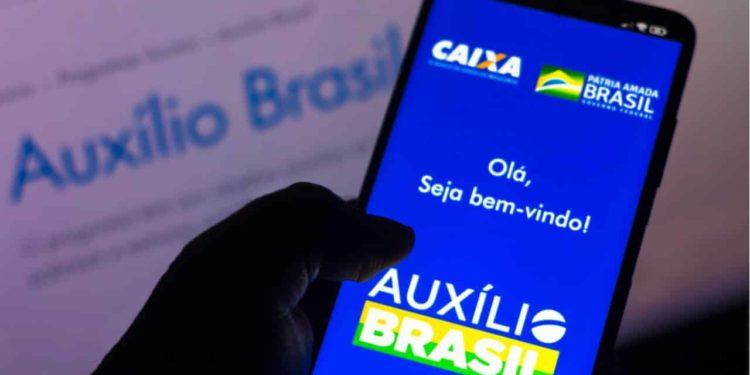 Beneficiários do Auxílio Brasil terão acesso a R$ 456 em abril