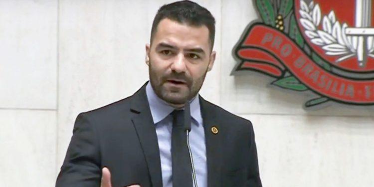 Alesp mantém processo de cassação de Arthur do Val