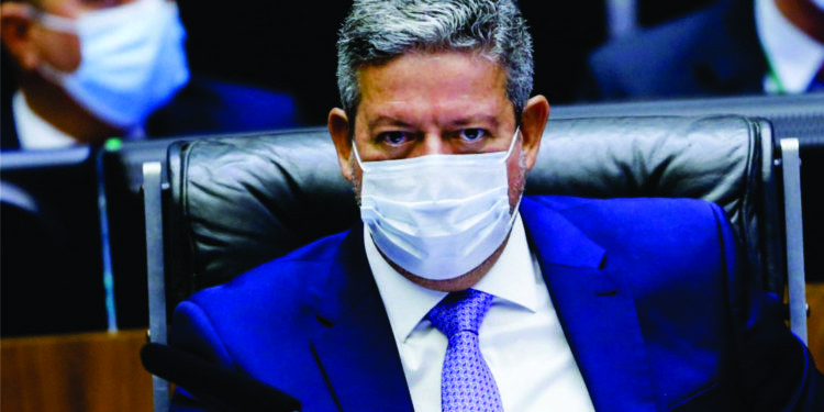 Lira vai ao STF para que Câmara tenha palavra final sobre perda de mandato