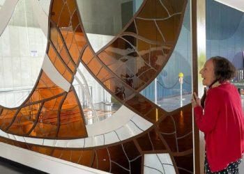 Aos 94 anos, morre a vitralista Marianne Peretti