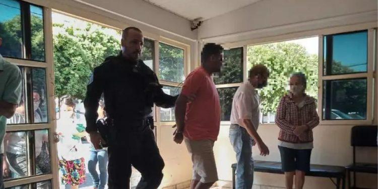 Mãe, tia e avós são presos suspeitos de matar criança queimada em ritual