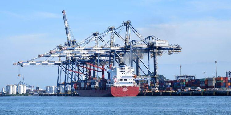 Ministério eleva para R$ 111,6 bi projeção de superávit comercial