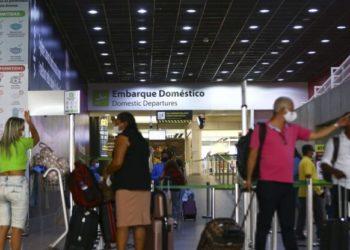 Páscoa movimenta aeroportos e terminais rodoviários
