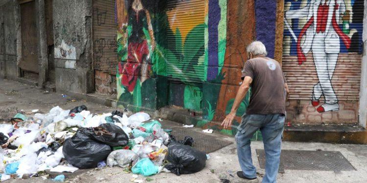 Garis do Rio suspendem greve temporariamente por causa das chuvas