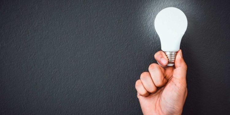 Conta de luz terá redução de cerca de 20%, diz Bolsonaro