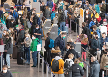A UE deixará de recomendar que as máscaras sejam necessárias para viagens aéreas.