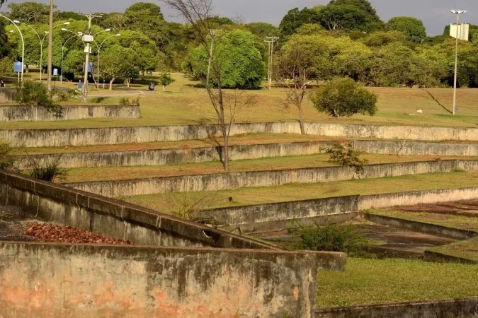 PM acaba com festa clandestina regada a bebidas no Parque da Cidade