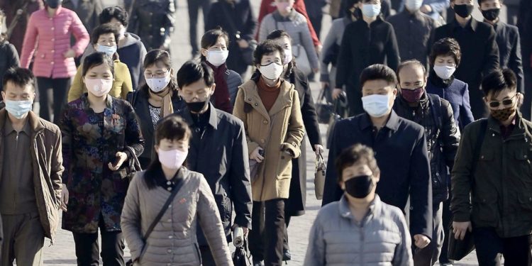 Covid: Coreia do Norte relata mortes e diz agir rápido contra surto