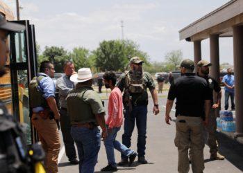 Atirador mata 14 estudantes e um professor em escola primária no Texas