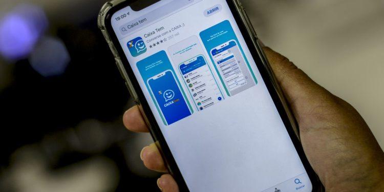 Trabalhadores nascidos em julho podem sacar até R$ 1 mil no FGTS