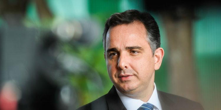 Com viagem de Bolsonaro, Pacheco assume Presidência da República