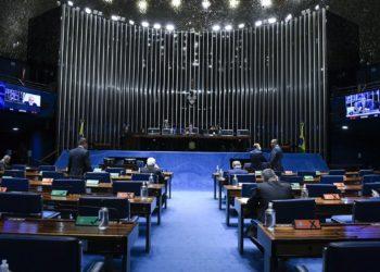 Senado aprova MP que estabelece salário mínimo de R$ 1.212