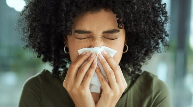 Rinite: por que não existe cura e como controlar nariz entupido e espirros