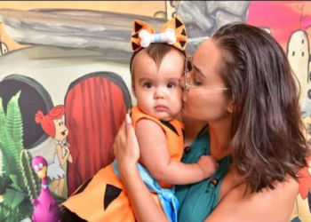 ‘Humilhada, impotente’, diz mãe barrada com bebê na porta de faculdade em Goiás