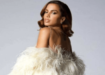 Anitta comenta ataques de ódio: “Todo hater é fã pedindo atenção”