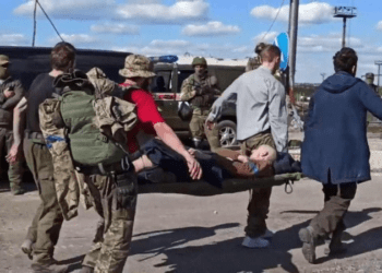 Rússia anuncia rendição de 265 combatentes na siderúrgica de Azovstal