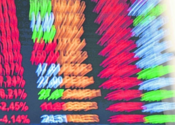 Bolsa abre no vermelho e dólar dispara refletindo semana de decisões