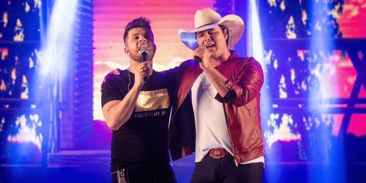 Caso Aleksandro: maioria da equipe estava dormindo na hora que o ônibus tombou, diz delegado