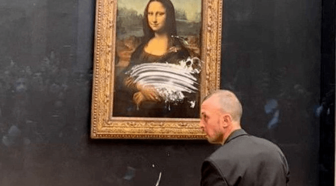 Monalisa, de Leonardo da Vinci, sofre ataque no Museu do Louvre