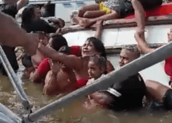 Embarcação com mais de 20 passageiros vira no Pará