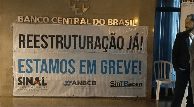 Servidores do BC esclarecem detalhes sobre greve geral retomada em maio