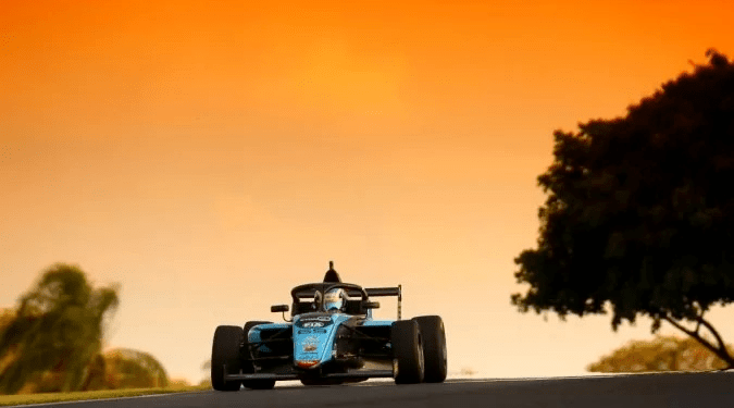 Conheça Pedro Clerot, a joia do automobilismo brasiliense