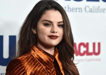 Após programa de culinária, Selena Gomez trabalha na produção de novo álbum