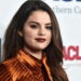 Após programa de culinária, Selena Gomez trabalha na produção de novo álbum